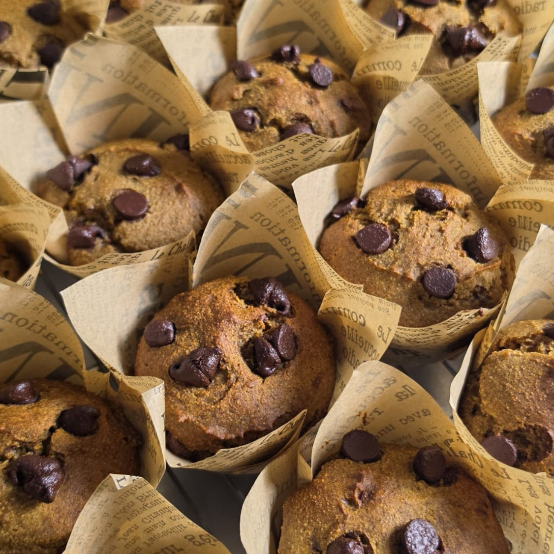 Muffins De Chocolate Chips & Blueberries